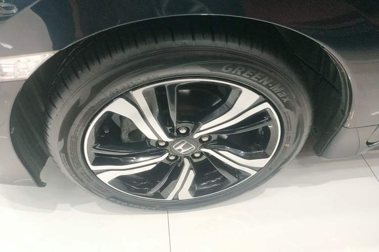 Used Honda Civic 2016 220TURBO CVT Prestige Edition
