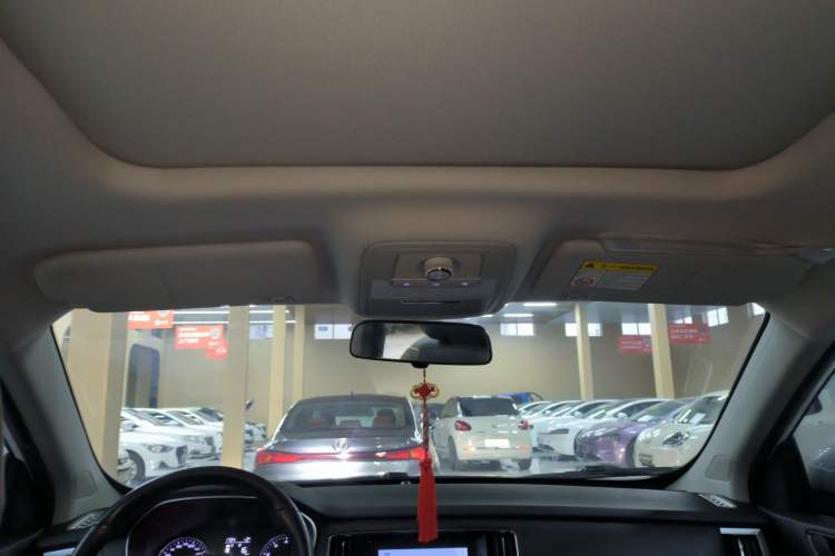 Used Roewe RX5 2019 20T Two-Wheel Drive Automatic Ali Smart Connectivity Platinum Edition
