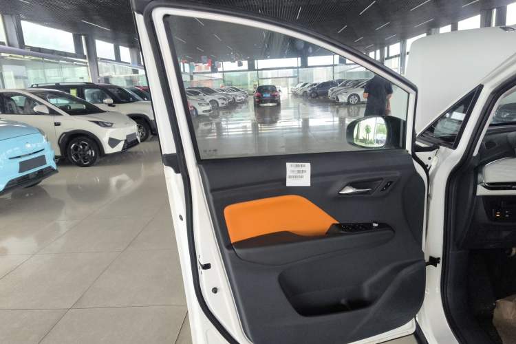 Used Bestune NAT 2023 PRO Comfortable Travel Extended Range Battery-Swap Version 401km
