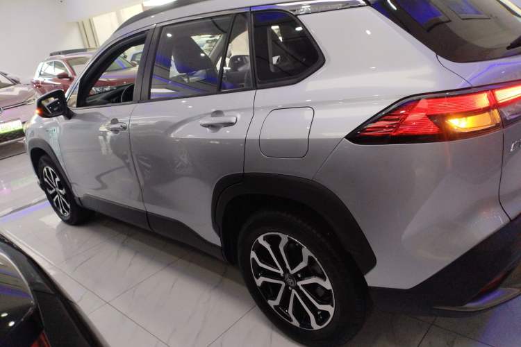 Used Toyota FRONTLANDER 2023 2.0L Smart Electric Hybrid Dual-Engine Deluxe Version
