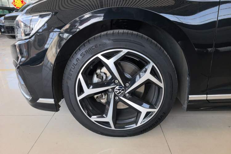 Used Volkswagen Magotan 2023 2 Million Units Limited Edition 330TSI DSG Leading Version