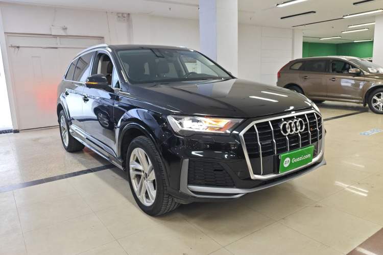 Used Audi Q7 2023 45 TFSI quattro S line Sport model