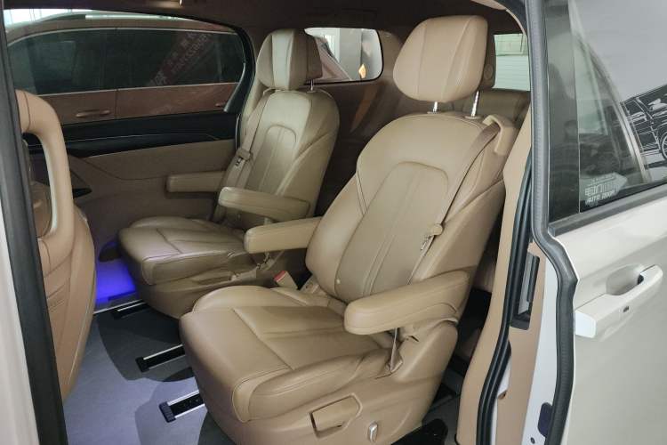 Used Buick GL8 2021 ES Land Cruiser 653T Luxury Edition
