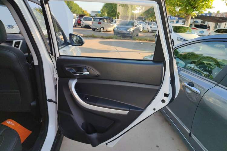 Used Changan CS35 2016 1.6L Automatic Luxury Model China V Standard
