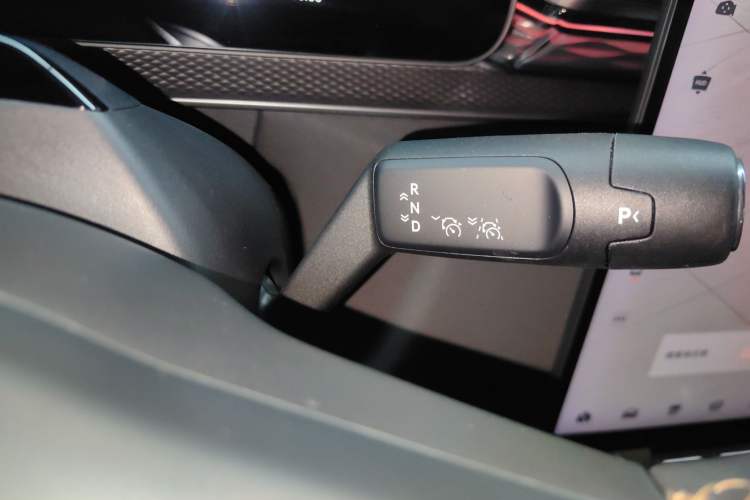 Used Zeekr 7X 2025 100 kWh Long-Range Rear-Wheel Drive with Intelligent Driving Features