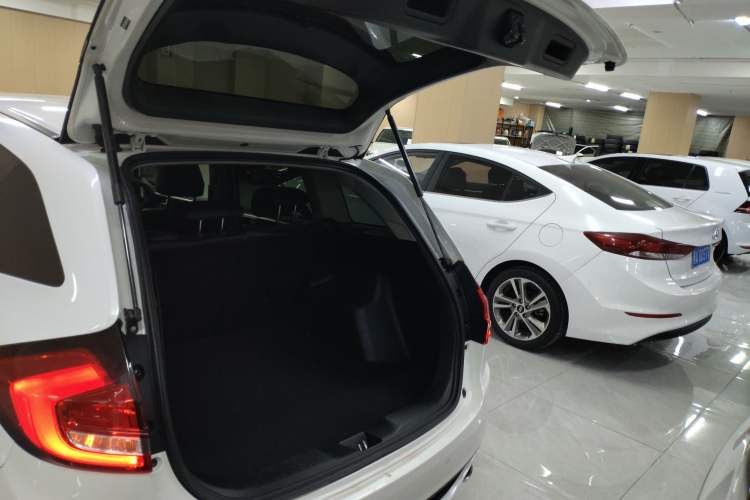 Used Honda Jade 2017 1.8L automatic Comfort version 5 seats
