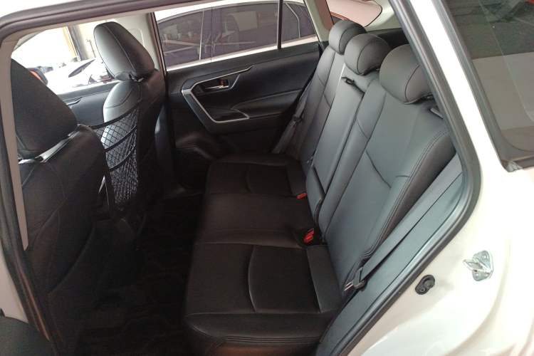 Used Toyota RAV4 2022 2.0L CVT Two-Wheel Drive Fashion Edition