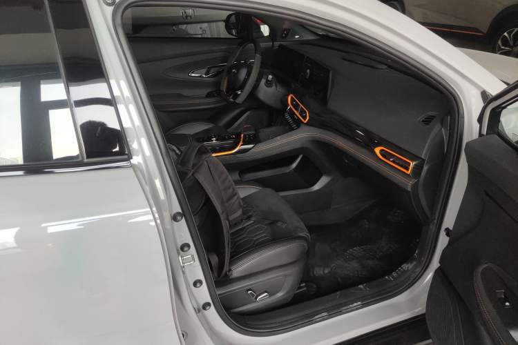 Used Changan UNI-T 2022 1.5T Sport Edition Flagship Version
