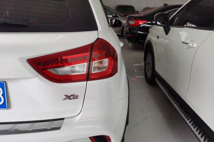 Used Geely Auto Vision X3 2017 1.5L Manual Elite Model
