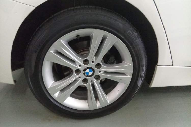 Used BMW 3 Series 2014 320i Sport Design Package
