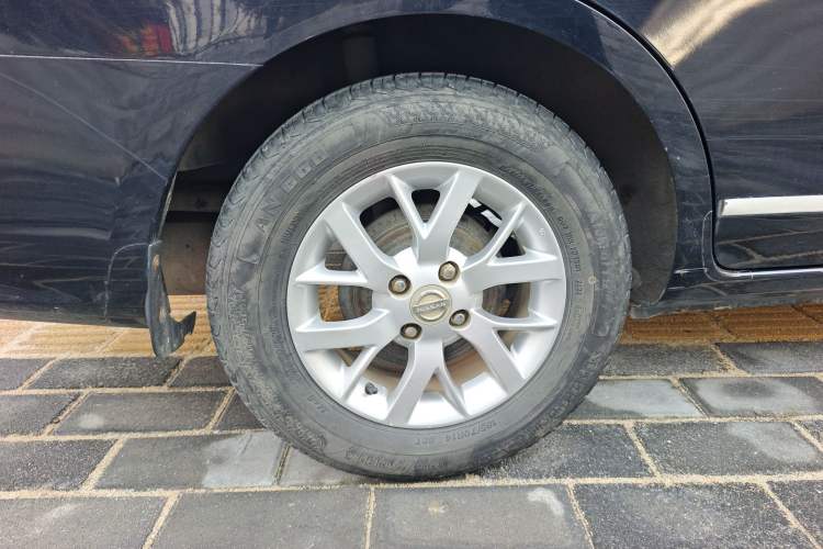 Used Nissan Sunny 2015 1.5XE Manual Comfort Edition
