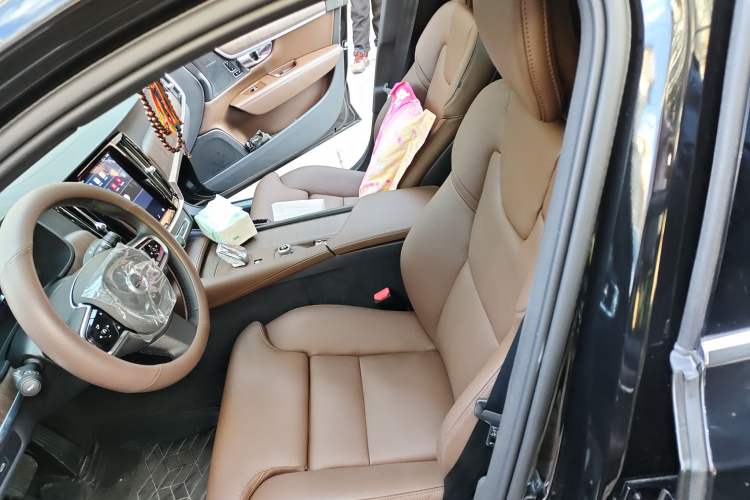 Used Volvo S90 2025 B5 Zhiyuan Luxury Edition