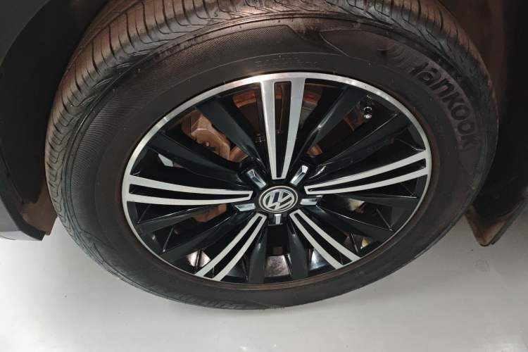 Used Volkswagen Tiguan L 2019 Updated Version 330TSI Automatic Two-Wheel Drive Panoramic Comfort Edition China VI Standard