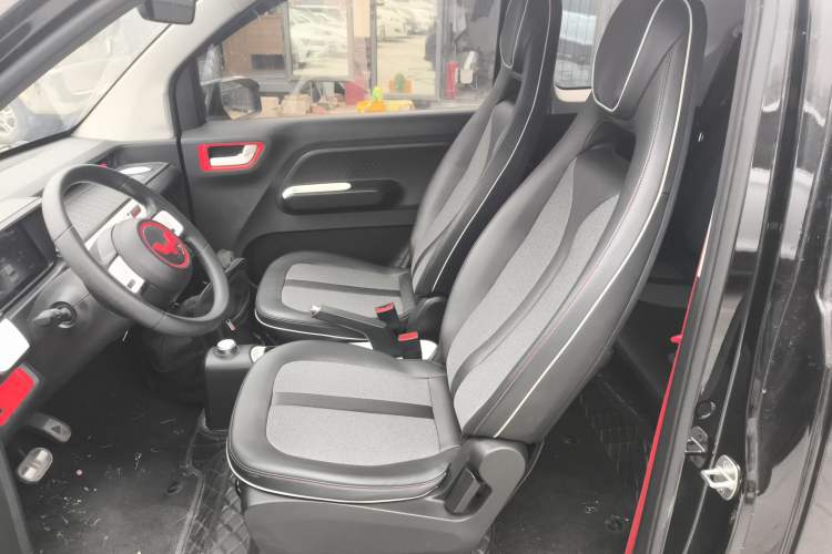 Used Wuling Hongguang MINIEV 2022 GAMEBOY 300km Urban Wind-Chasing Limited Edition
