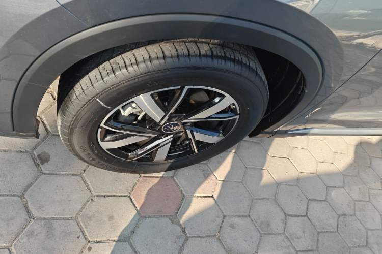 Used BYD Song Pro New Energy 2024 HONOR Edition DM-i 71KM Navigation Model
