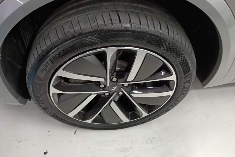 Used Li Auto L9 2022 Max model
