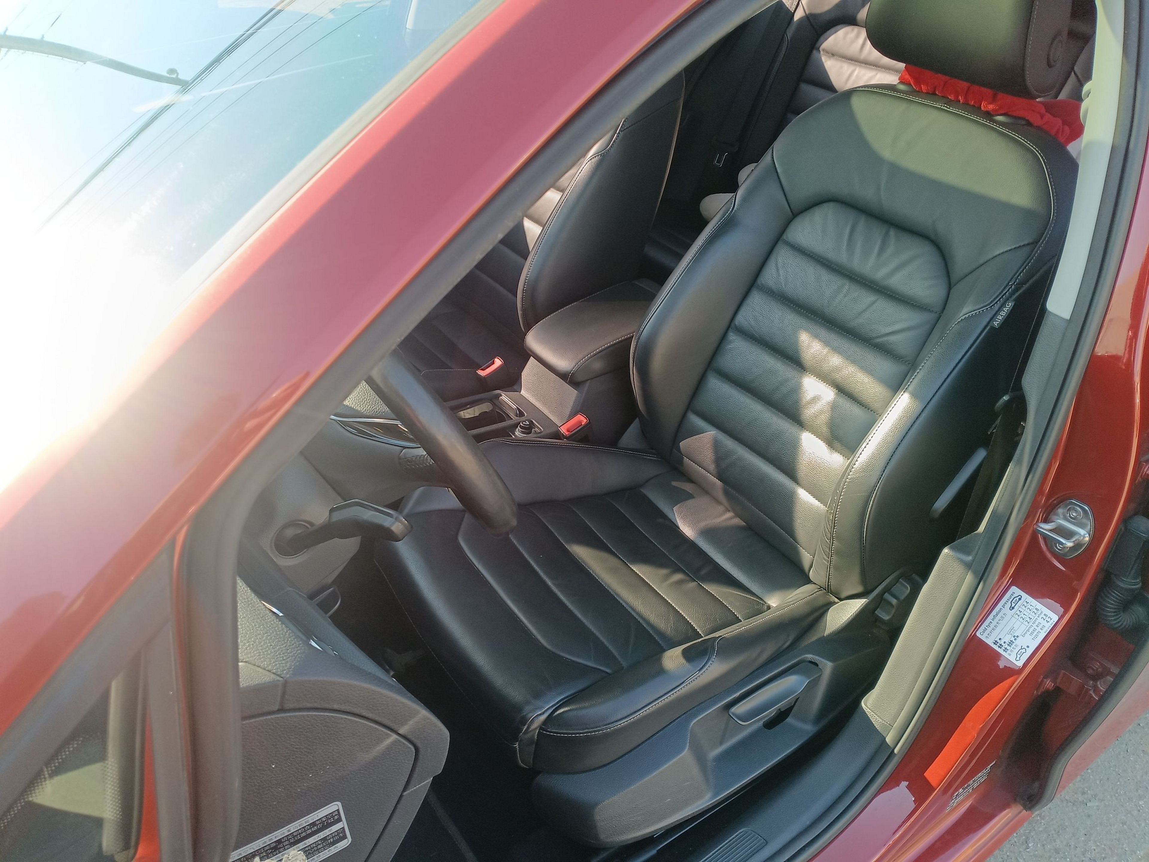 Переднее сиденье в автомобиле