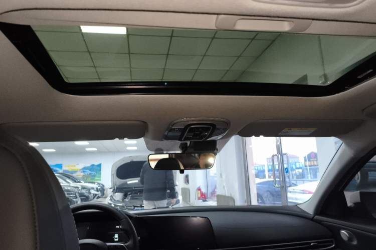 Used Hyundai Elantra 2022 1.5L CVT LUX Prestige Edition
