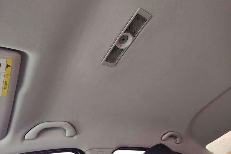 Used Volkswagen Lavida 2013 Revised Classic 1.6L Automatic Fashion Edition
