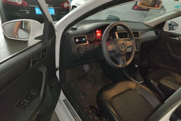 Used Volkswagen Santana 2015 1.6L Automatic Comfort Edition
