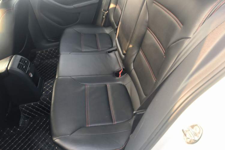 Used Volkswagen Sagitar 2015 1.6L Automatic Comfort Model
