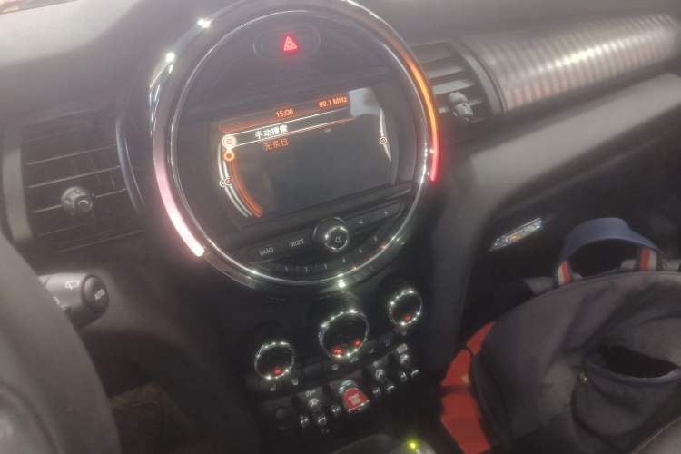 Used MINI MINI 2016 1.5T COOPER Performance Edition 5-door version