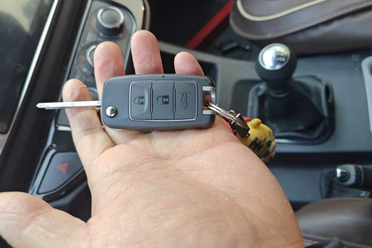 Used FORTHING Lingzhi 2022 M5L 1.6L Utility Model 7 Seats