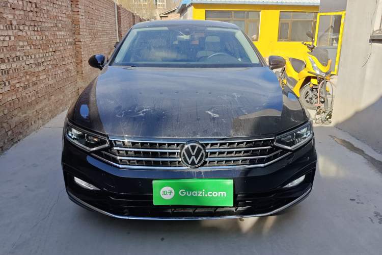 Used Volkswagen Magotan 2024 2 Million Units Zhongxiang Version 330TSI DSG Luxury Edition
