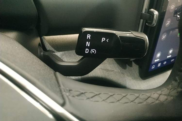 Used Volvo EX30 2025 Rear-Drive Long-Range Version Ultra