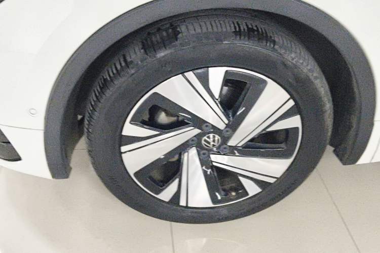 Used Volkswagen Tiguan L 2023 Restyled 330TSI Automatic Two-Wheel Drive R-Line Flagship Edition
