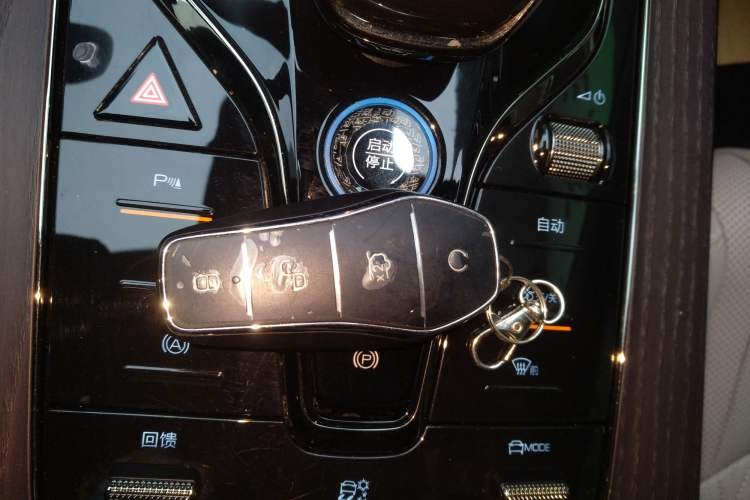 Used BYD Han 2025 EV with 701 km of Laser Radar-Enabled Intelligent Driving