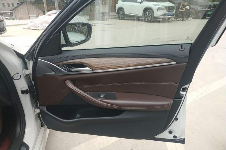 Used BMW 5 Series 2019 530Li Leading Model Luxury Package
