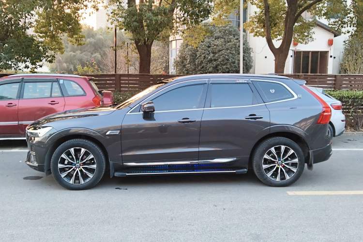 Used Volvo XC60 2023 B5 4x4 Smart Luxury Edition