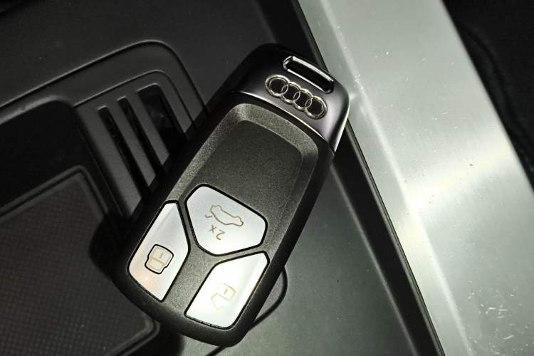 Used Audi A4L 2022 40 TFSI Luxury Dynamic Model