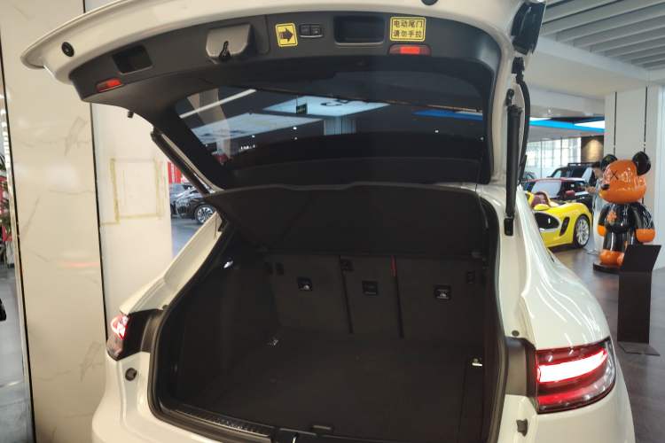 Used Porsche Macan 2023 Macan 2.0T
