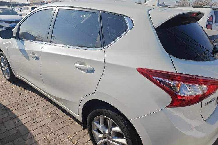 Used Nissan Tiida 2021 1.6L CVT Cool Edition
