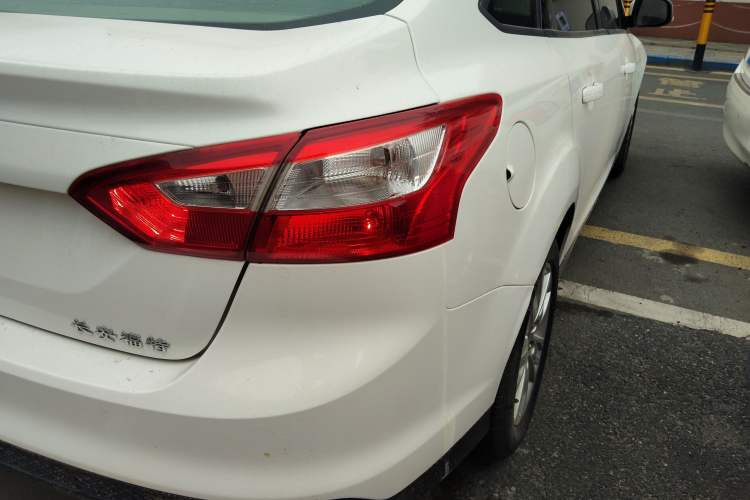 Used Ford Focus 2012 Sedan 1.6L Automatic Comfort Model
