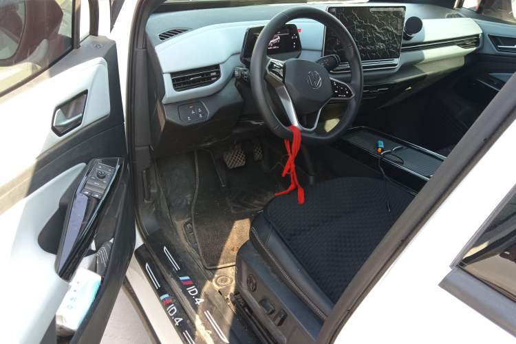 Used Volkswagen ID.4 X 2025 Smart Version Pure & Intelligent Enjoyment Edition
