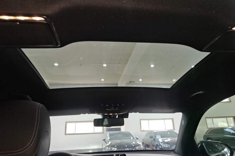 Used Mercedes-Benz GLC 2020 Facelifted GLC 260 L 4MATIC Dynamic Edition
