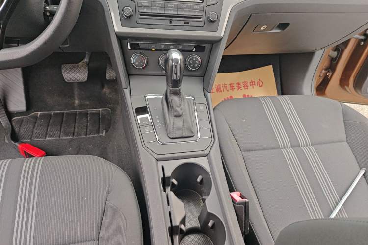 Used Volkswagen Lamando 2015 230TSI DSG Fashion Edition
