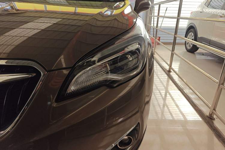 Used Buick Envision 2018 20T Two-Wheel-Drive Elite Model
