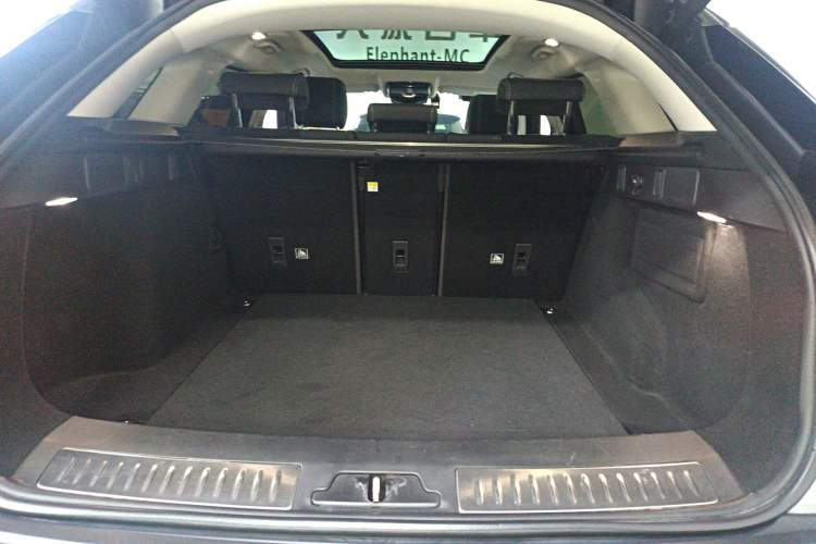 Used Land Rover Range Rover Velar 2019 250 PS
