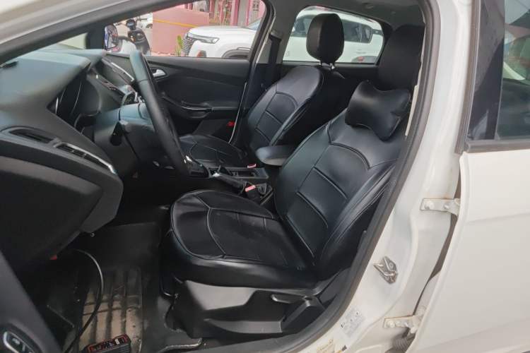 Used Ford Focus 2015 Hatchback EcoBoost 125 Automatic Supreme Style Edition
