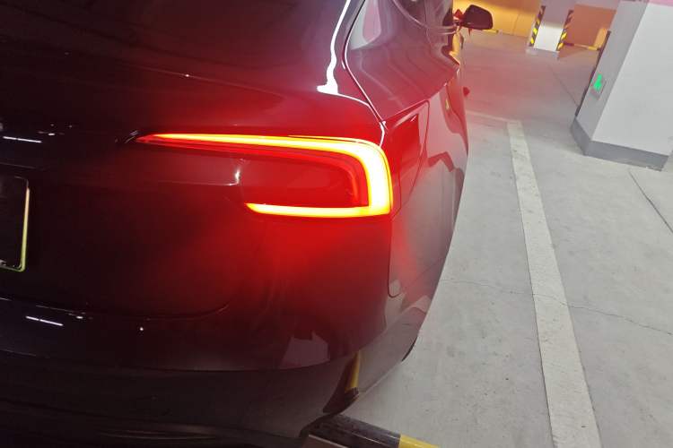 Used Tesla Model 3 2023 Rear-Wheel-Drive Version
