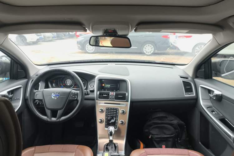 Used Volvo XC60 2017 T5 Smart Edition
