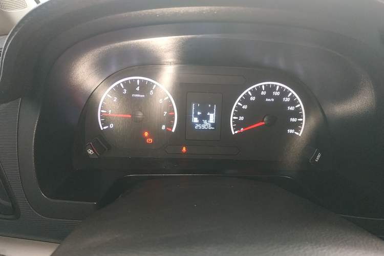 Used FORTHING Lingzhi 2023 M5L 1.6L Base Model 7 Seats