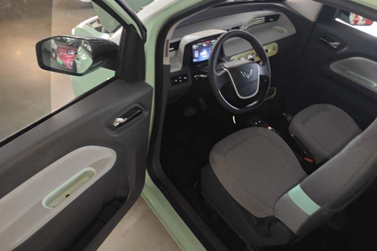 Used Wuling Hongguang MINIEV 2021 Macaron Fashion Model Lithium Iron Phosphate
