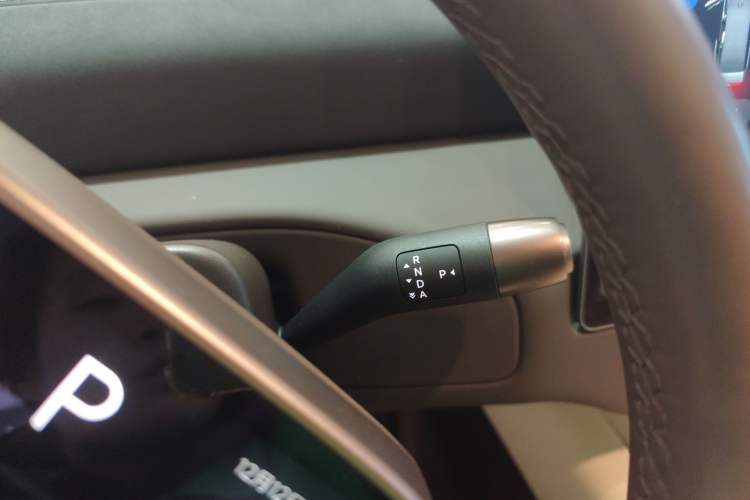 Used Li Auto MEGA 2024 Ultra Model
