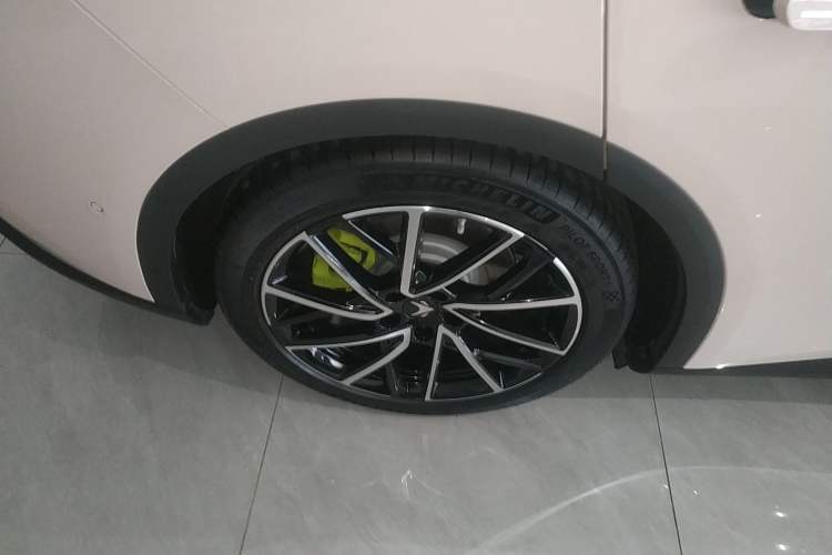 Used ARCFOX Alpha S5 2024 708MAX 200kW
