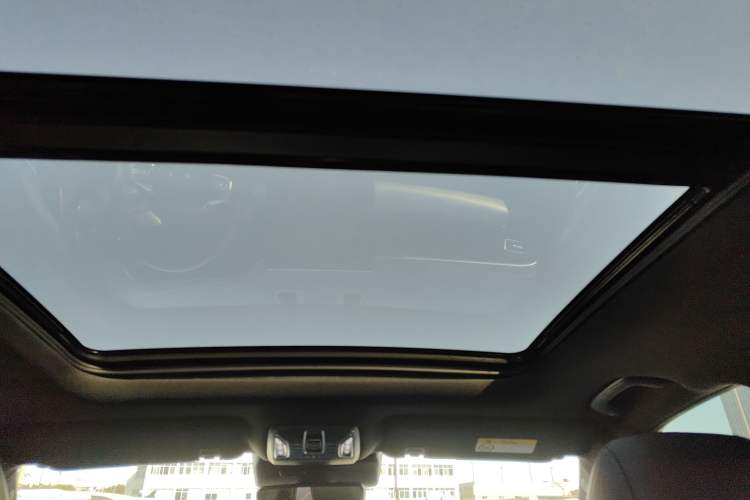 Used GAC Trumpchi GS8 2022 Linghang Series 2.0 TGDI Two-Wheel-Drive Luxury Smart Connectivity Version (7 Seats)
